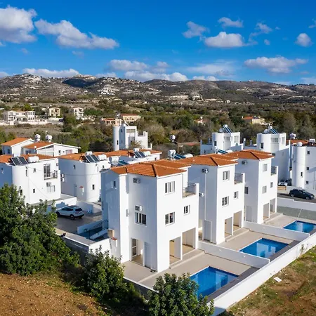 Enjoy This Villa For Up To 8 People In The Sunsets Outside Paphos Just For You Tala