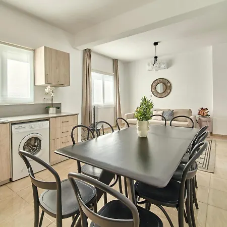 Enjoy This Villa For Up To 8 People In The Sunsets Outside Paphos Just For You Villa *
