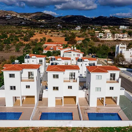 Enjoy This Villa For Up To 8 People In The Sunsets Outside Paphos Just For You Tala